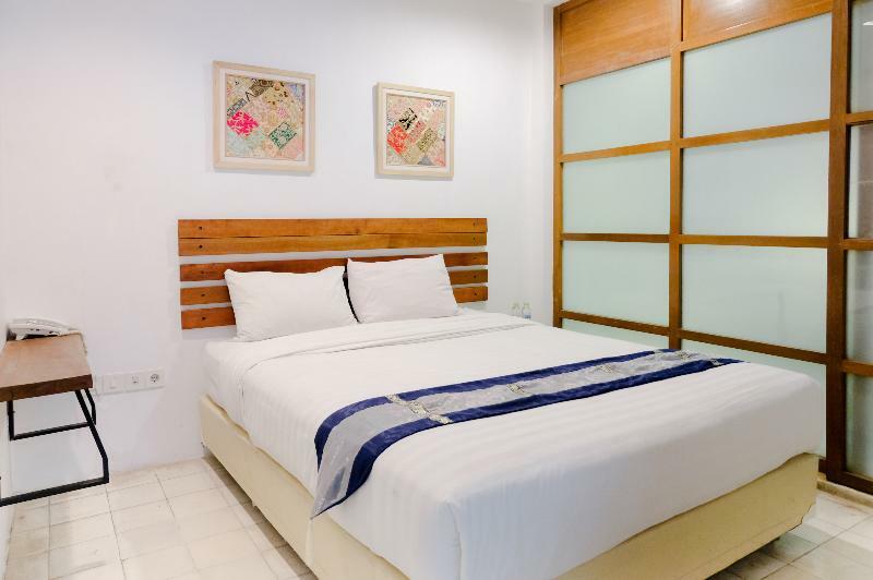 Augustina Home Malang Exterior foto